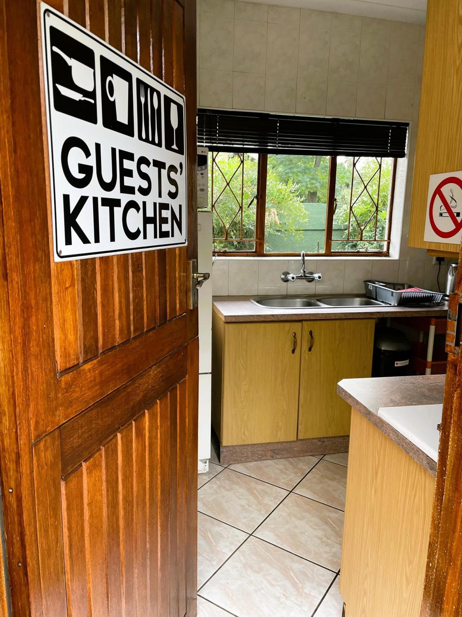 Celtis Lane Guest House Боксбурґ Екстер'єр фото