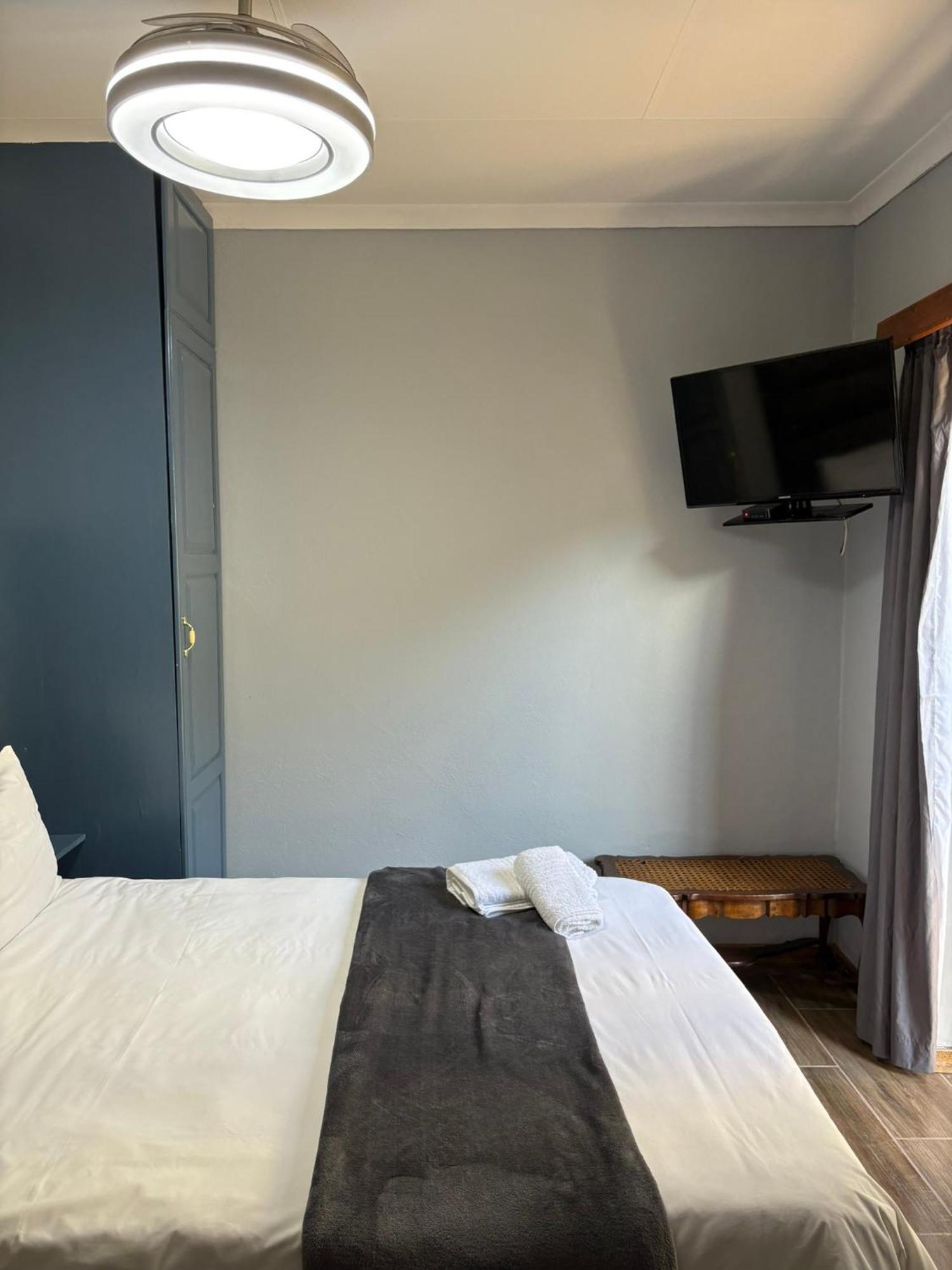 Celtis Lane Guest House Боксбурґ Екстер'єр фото